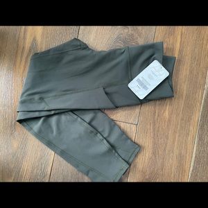 🤍NWT FABLETICS OASIS HIGH WAISTED POCKET 7/8🤍